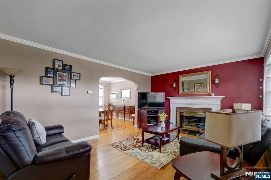 Hasbrouck Heights, New Jersey 07604, United States, 3 Bedrooms Bedrooms, ,2 BathroomsBathrooms,Residential,Active,166456