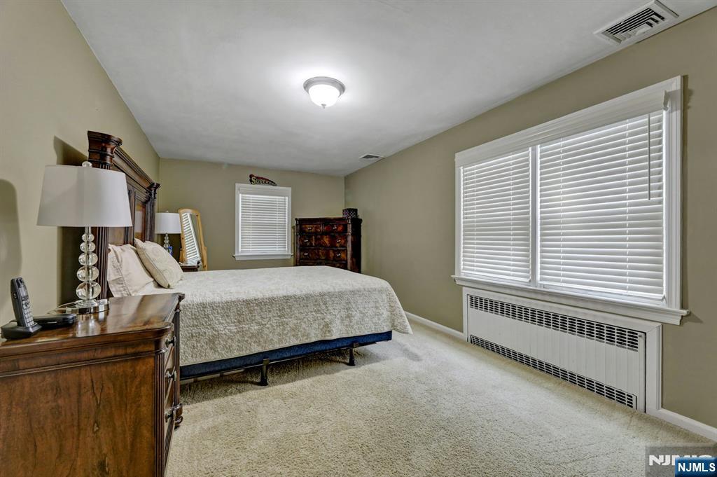 Hasbrouck Heights, New Jersey 07604, United States, 3 Bedrooms Bedrooms, ,2 BathroomsBathrooms,Residential,Active,166456