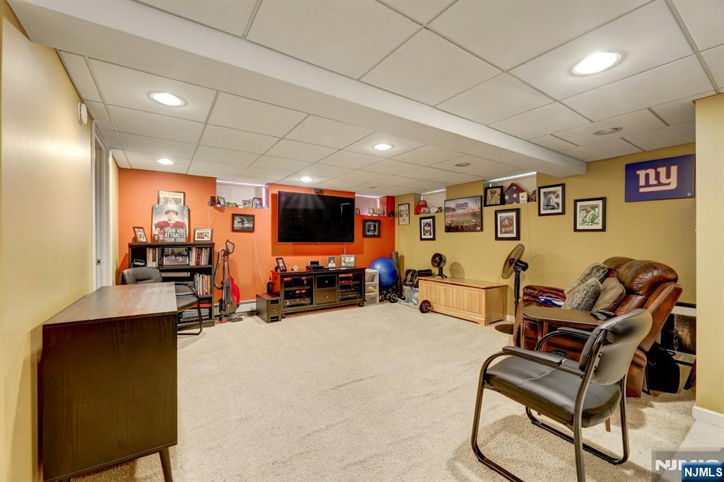 Hasbrouck Heights, New Jersey 07604, United States, 3 Bedrooms Bedrooms, ,2 BathroomsBathrooms,Residential,Active,166456