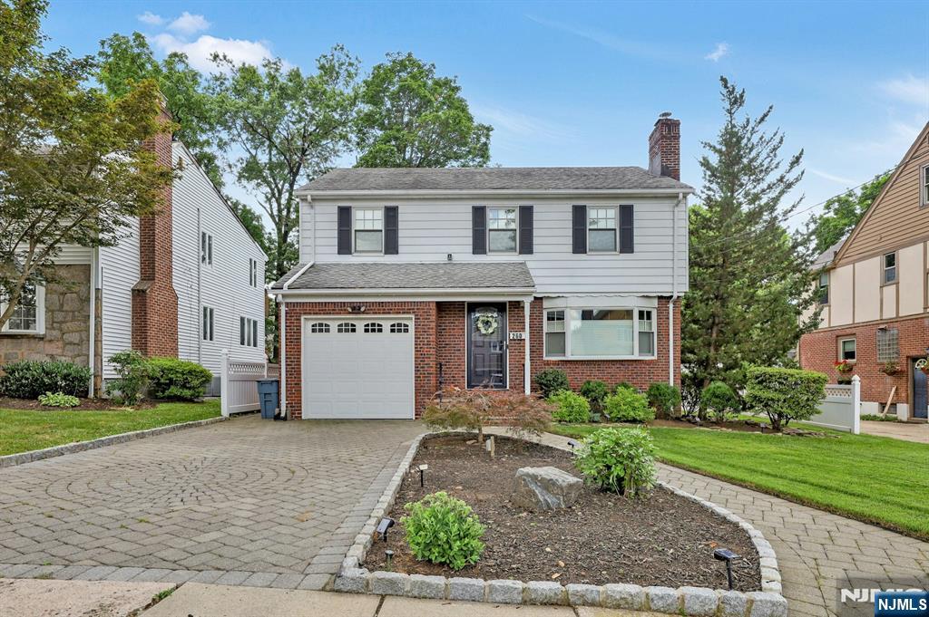 Hasbrouck Heights, New Jersey 07604, United States, 3 Bedrooms Bedrooms, ,2 BathroomsBathrooms,Residential,Active,166456