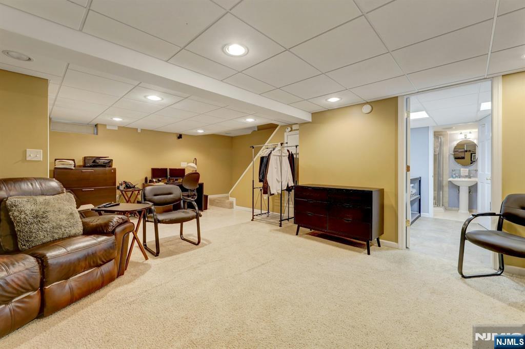 Hasbrouck Heights, New Jersey 07604, United States, 3 Bedrooms Bedrooms, ,2 BathroomsBathrooms,Residential,Active,166456