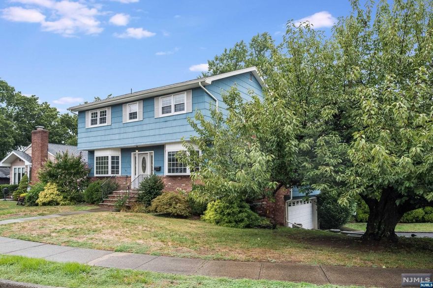 Tenderly cared for and loved for over 49 years by the original owners, this 4 BR 2.5 bath recently renovated center hall colonial sits proudly on a favorite cul de sac in the Oakview section of town. Open floor plan with 2014 updated kitchen w/ss appliances,granite countertops,breakfast bar ,wine fridge and bevarage area and 2 sets of Anderson french doors to deck!, Family room w/WBF, large formal LR and Dining room provide great flow and functionality for entertaining. Second floor Master en suite w//2 closets and updated bath and 3 additional BR and full bath w/marble double sinks and tub complete level 2. Full baths renovated 2016. Transform the full walk out basement into a private. oasis! 2 car attached garage,Central Air, Hardwood floors Anderson replacement windows,Hunter Douglas Blinds and plenty of charm! This house has so much to offer its next owners! Close to NYC transportation, schools,shopping, dining and highways! Spend this FALL in style