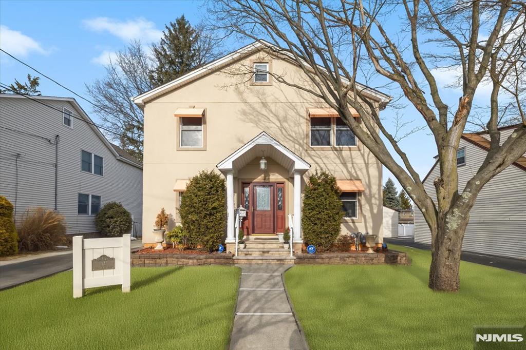 Property for Sale at 14 Blue Hill Road, Clifton, New Jersey - Bedrooms: 4 
Bathrooms: 3 
Rooms: 8  - $599,999