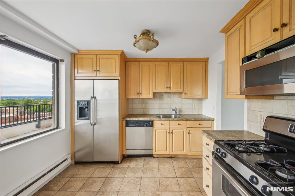 150 Overlook Avenue PH4