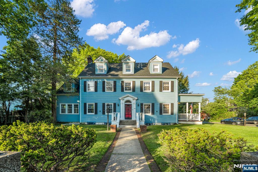 833 Salem Avenue