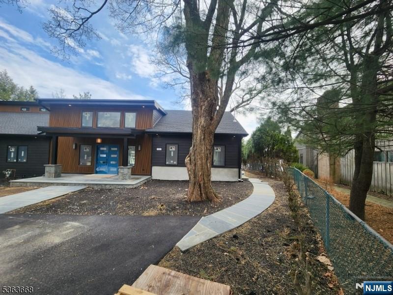 12 Rocky Point Road