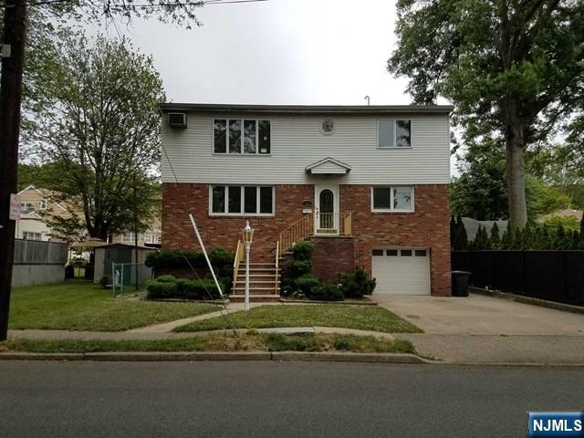Rental Property at 460 Walnut St 1st Fl, Ridgefield, New Jersey - Bedrooms: 4 
Bathrooms: 2 
Rooms: 10  - $3,650 MO.