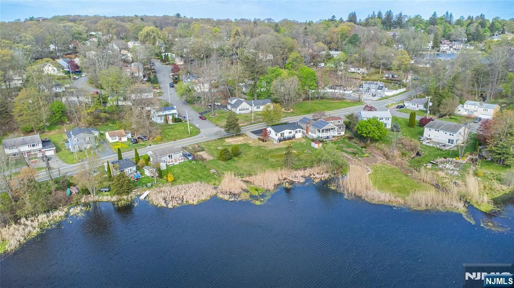 Photo of 502 Otterhole Road, West Milford, NJ 07480 (MLS # 26014596)