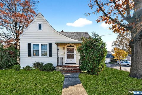 Photo of 80 Barricklo Street, Trenton, NJ 08610 (MLS # 25039572)