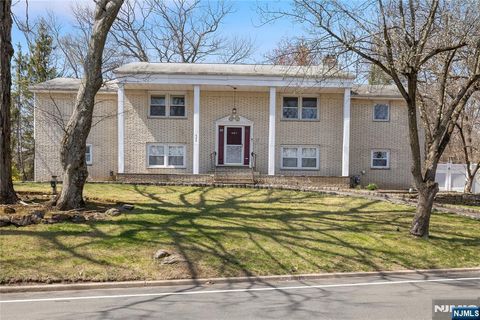 Photo of 682 Floyd St, Englewood Cliffs, NJ 07632 (MLS # 26014916)