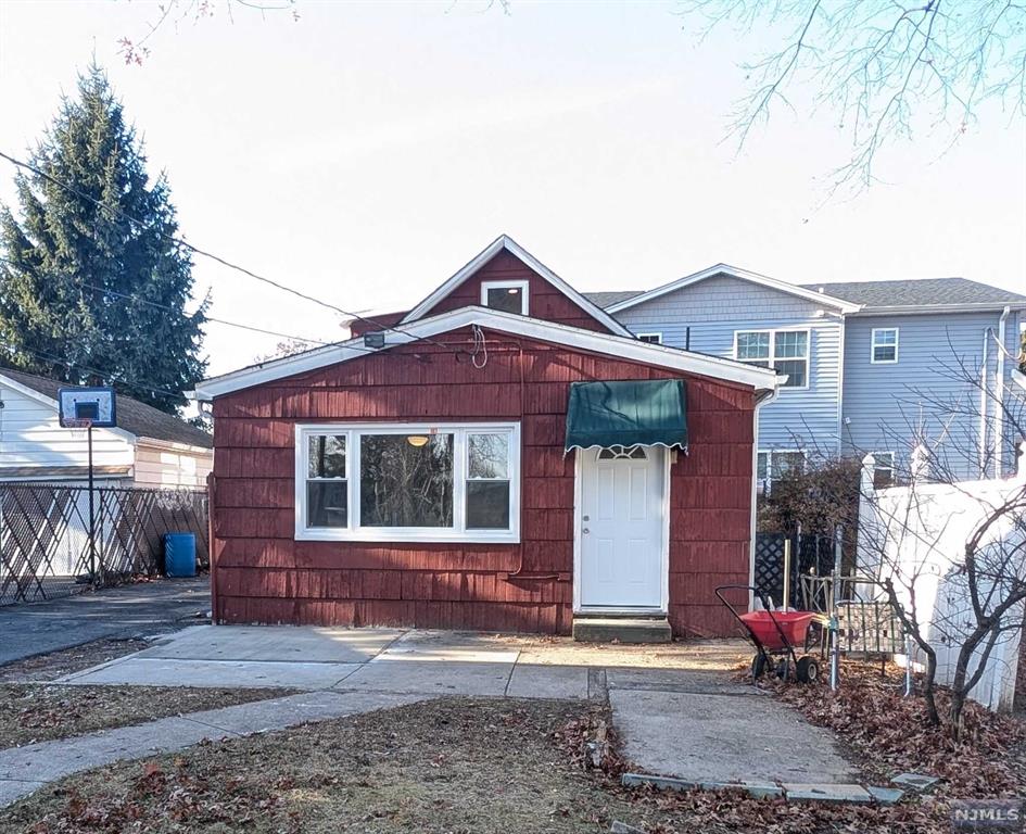 Newly renovated single family home rental. 1st floor consists of large living room, Eat-in-Kitchen, pantry/storage, 2 adjoining bedrooms and a newly renovated full bath. 2nd floor includes a bedroom and office. New stove, dishwasher and 2 wall air conditioning units. Washer/Dryer hookups in basement plus plenty of storage. 1 driveway parking spot. Sorry No smoking, no pets, tenant provides their own fridge. Tenant pays utilities (gas, electric and water). Landlord requires 1.5 months security deposit, rental application, credit report (credit must be in EXCELLENT standing), income verification and interview.