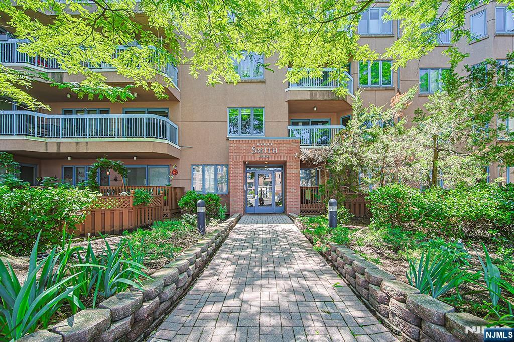 306 Smith Court R306