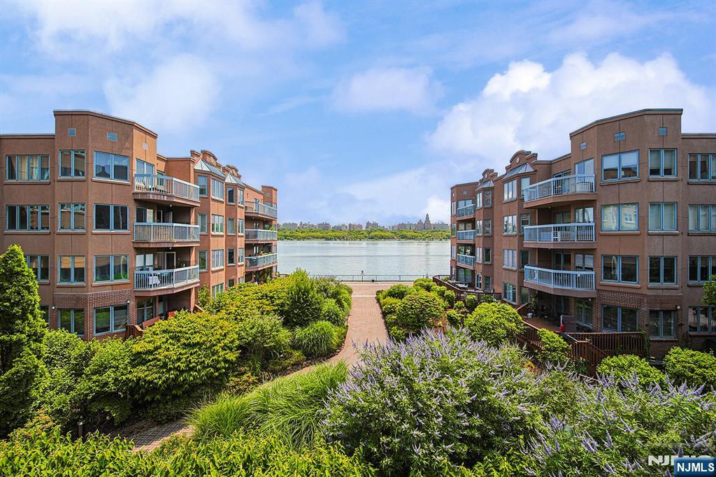 306 Smith Court R306