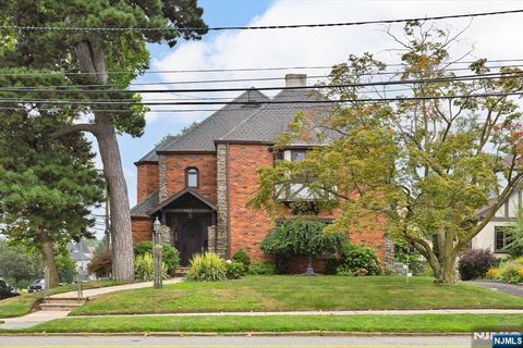 Photo of 632 Belgrove Drive, Kearny, NJ 07032 (MLS # 25028638)