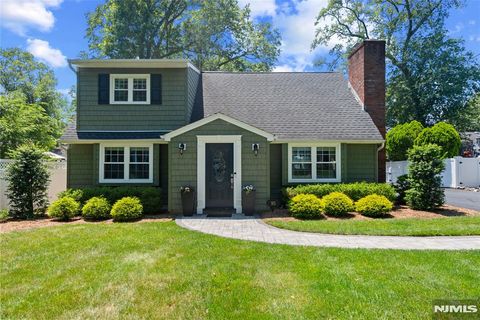 Photo of 95 Edison Street, Wyckoff, NJ 07481 (MLS # 26022280)