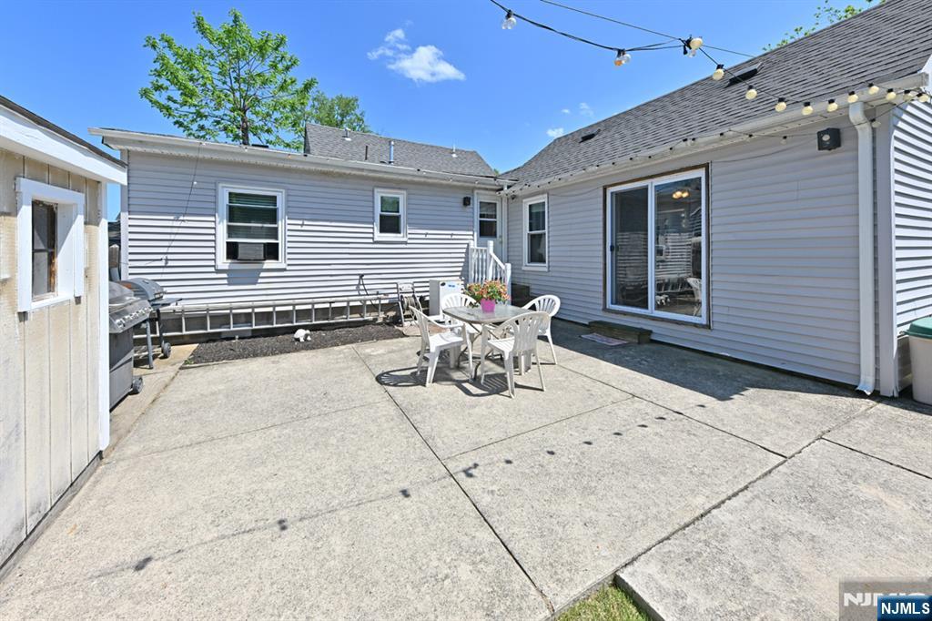 28 Makemoney Avenue