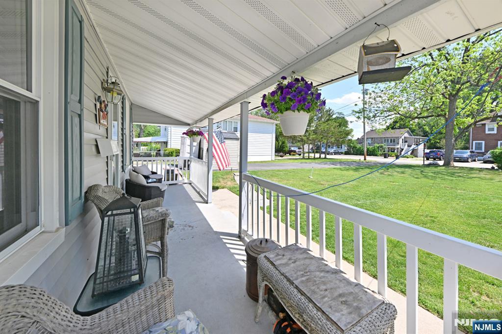 28 Makemoney Avenue