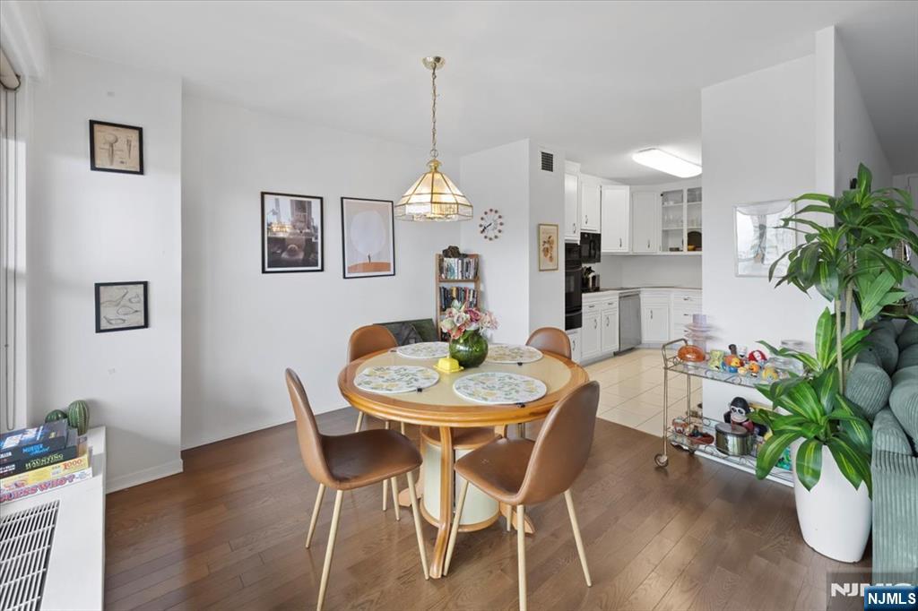 2077 Center Avenue 7G