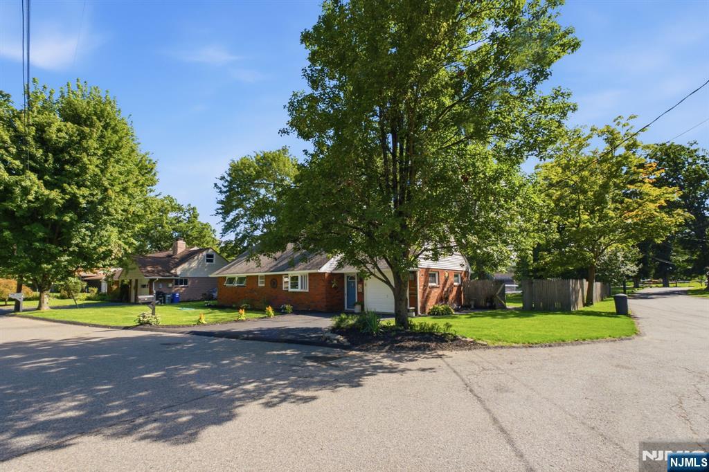 49 Oslo Drive