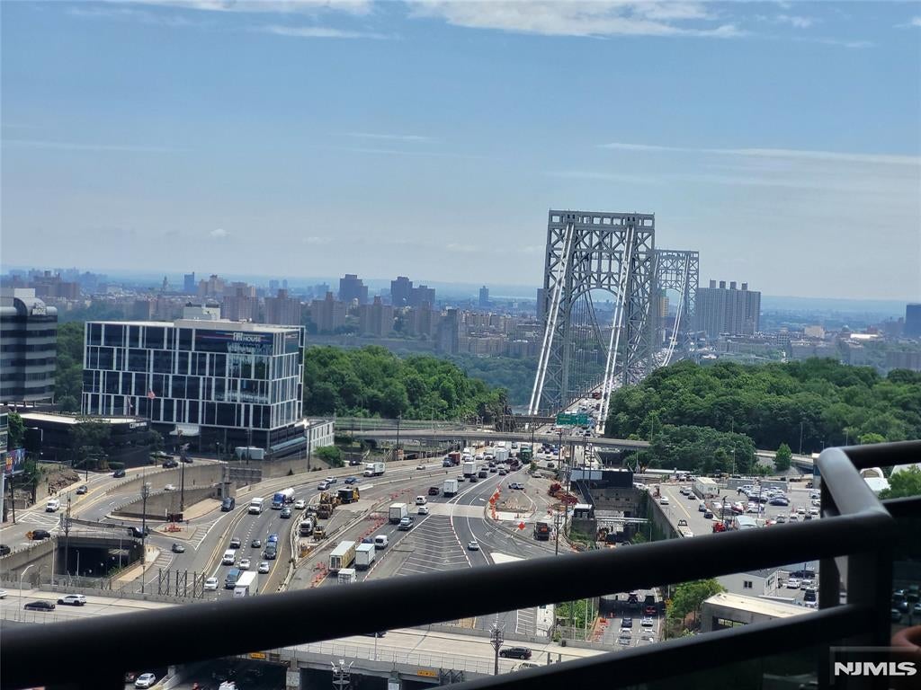 Photo of 2077 Center AVE #21G, Fort Lee, NJ 07024 (MLS # 26022310)