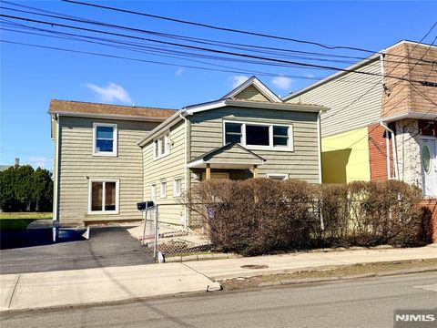 Photo of 227 Washington Ave, Hackensack, NJ 07601 (MLS # 26008541)