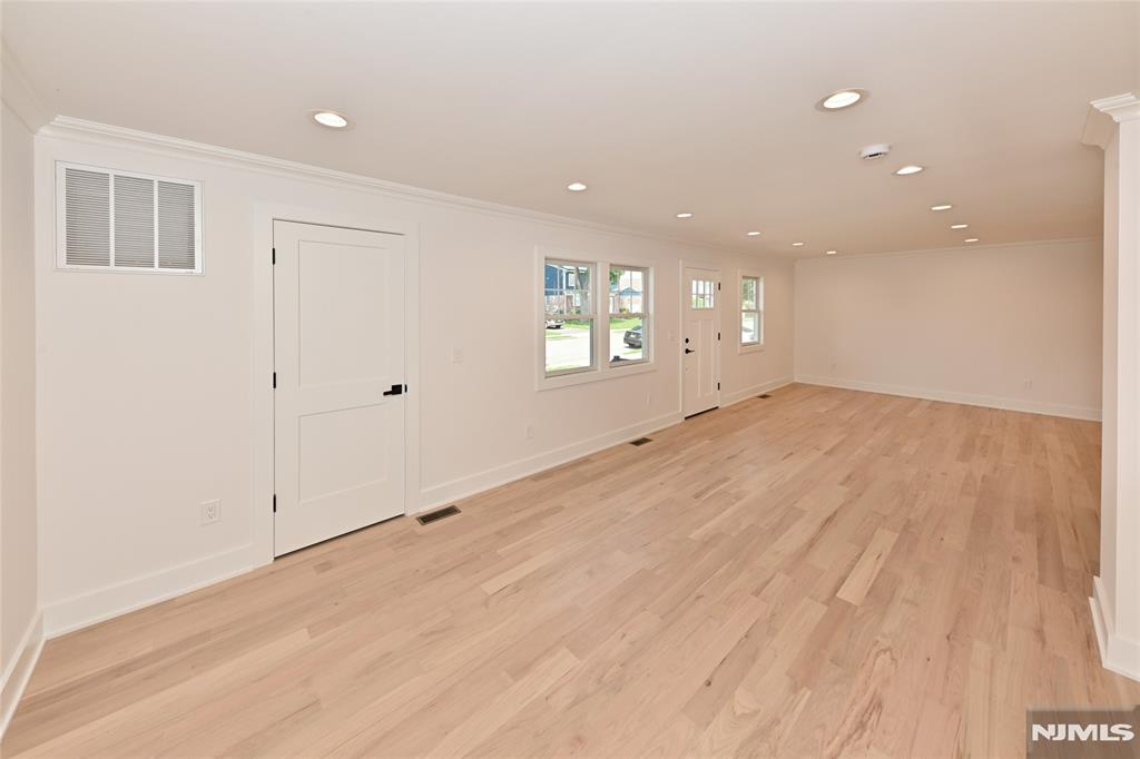 29 Dixon Avenue