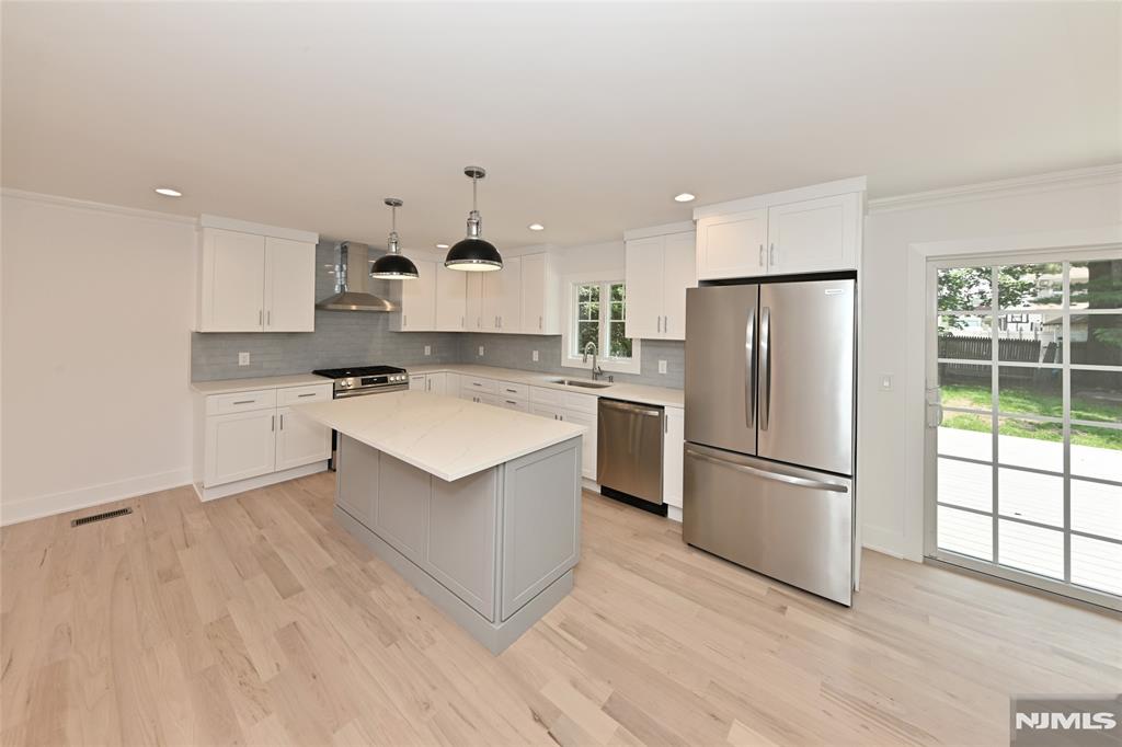 29 Dixon Avenue