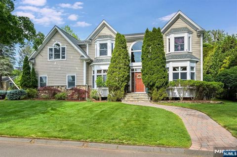 Photo of 111 Magnolia Avenue, Cresskill, NJ 07626 (MLS # 26024045)