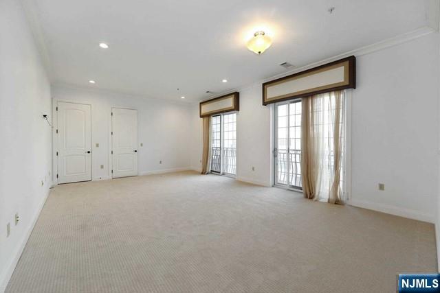 2315 The Plaza Plaza