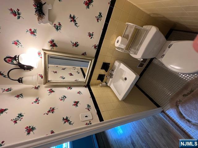 Paramus, New Jersey 07652, United States, 3 Bedrooms Bedrooms, ,3 BathroomsBathrooms,Residential,Active,2949