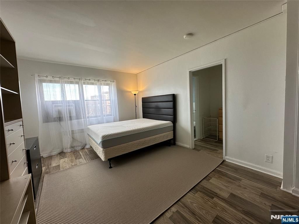 Photo of 3071 Edwin Avenue #5H, Fort Lee, NJ 07024 (MLS # 26013047)