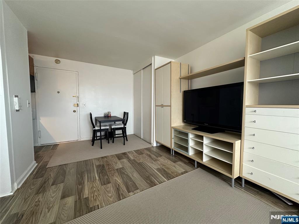 3071 Edwin Avenue 5H