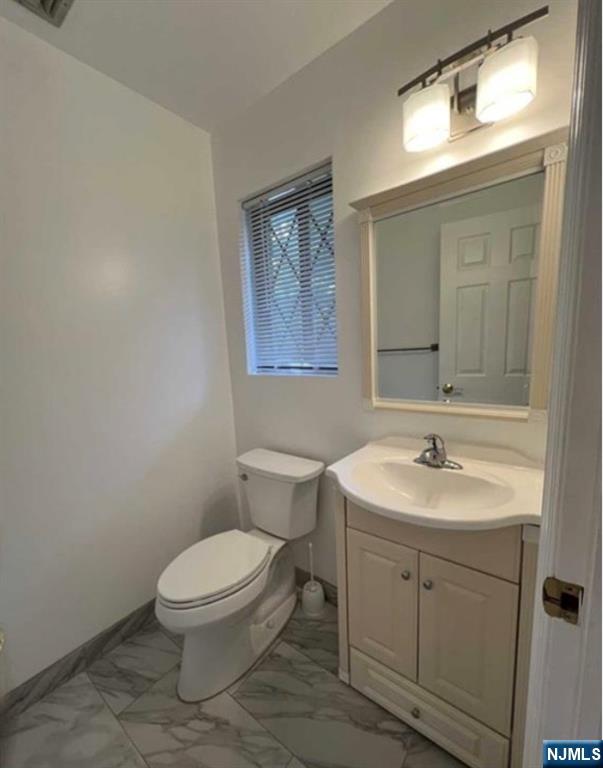 18 Linwood Avenue 18