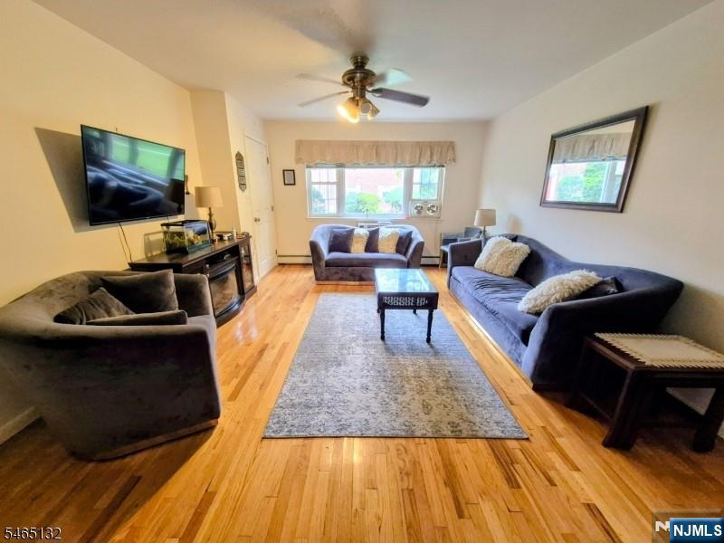 1261A Valley Road