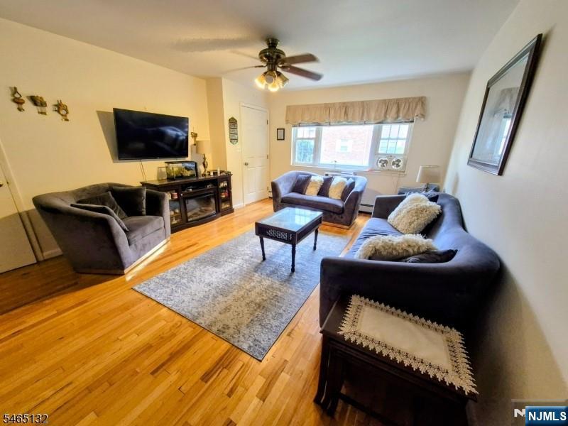 1261A Valley Road