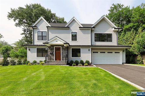 15 Stever Avenue Hillsdale NJ 07642