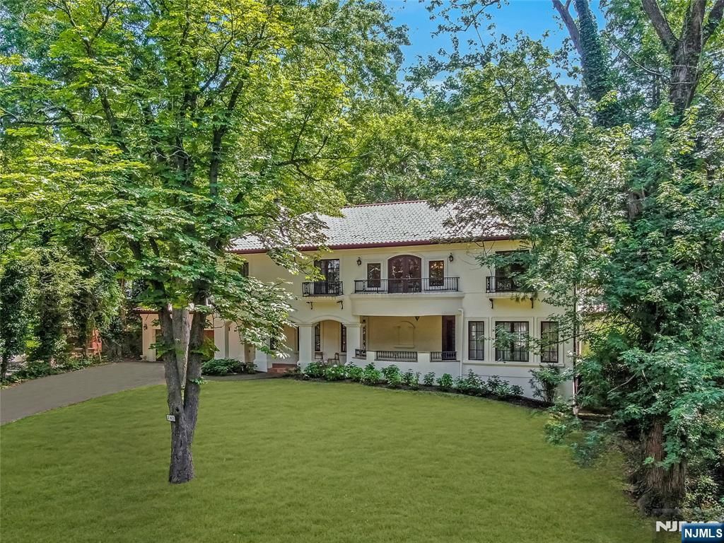 Photo of 285 Arch Road, Englewood, NJ 07631 (MLS # 25034661)