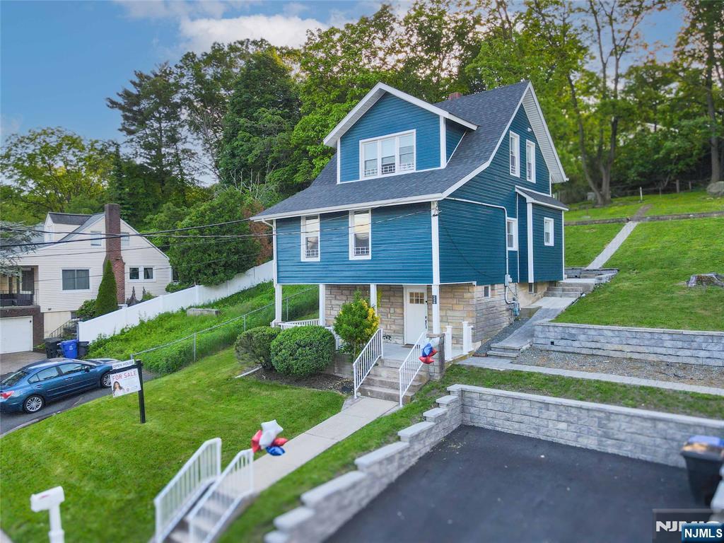Property for Sale at 156 Barnert Avenue, Totowa, New Jersey - Bedrooms: 3 
Bathrooms: 2 
Rooms: 6  - $619,000