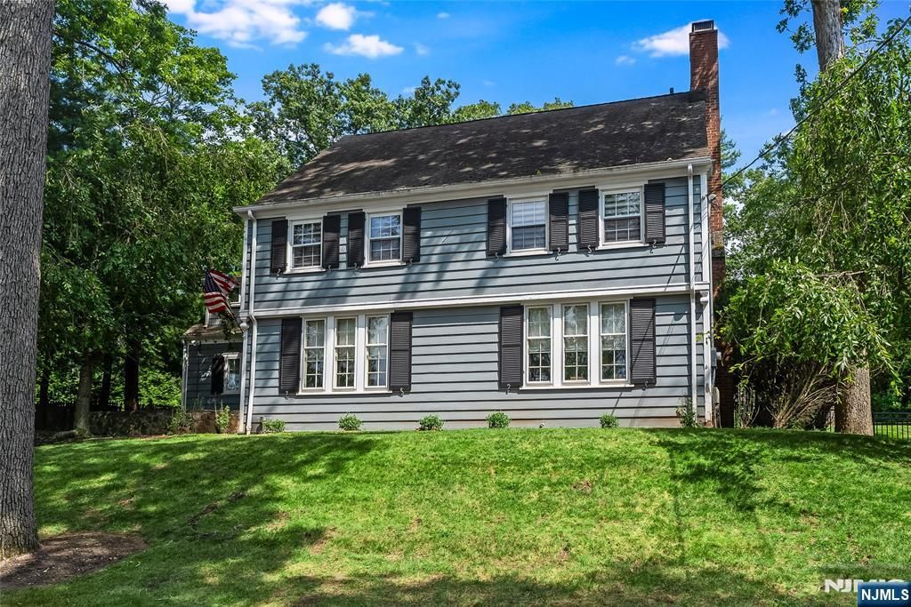 Photo of 51 Afterglow Avenue, Verona, NJ 07044 (MLS # 26007346)