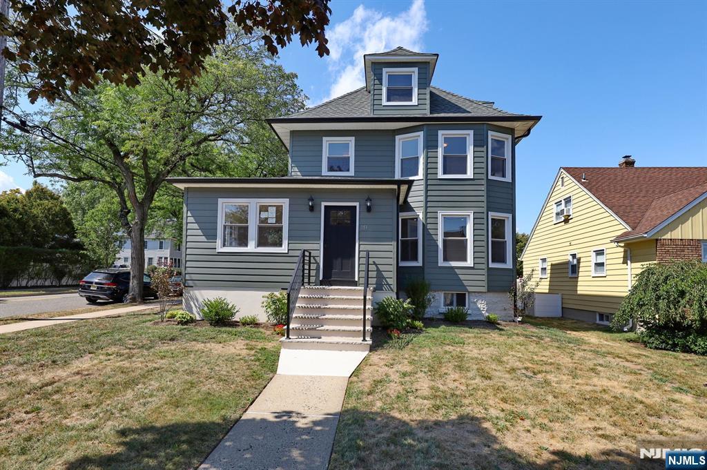 Hasbrouck Heights, New Jersey 07604, United States, 3 Bedrooms Bedrooms, ,5 BathroomsBathrooms,Residential,Pending,205022