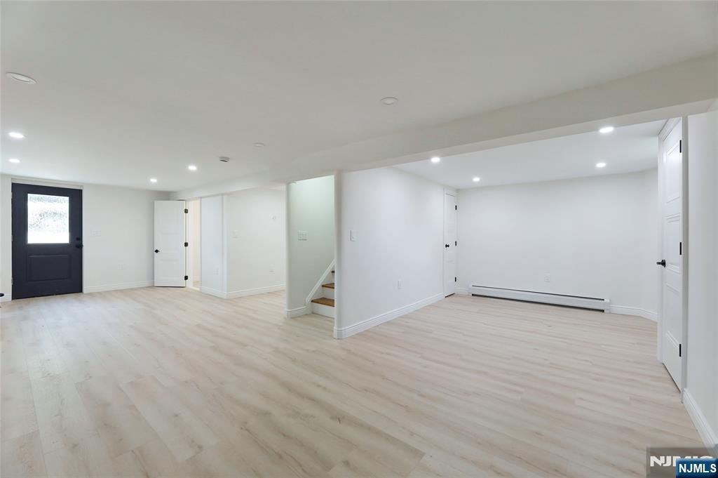 Hasbrouck Heights, New Jersey 07604, United States, 3 Bedrooms Bedrooms, ,5 BathroomsBathrooms,Residential,Pending,205022