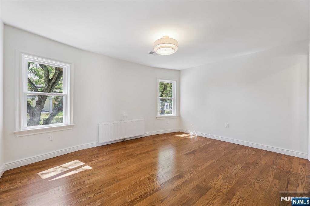 Hasbrouck Heights, New Jersey 07604, United States, 3 Bedrooms Bedrooms, ,5 BathroomsBathrooms,Residential,Pending,205022