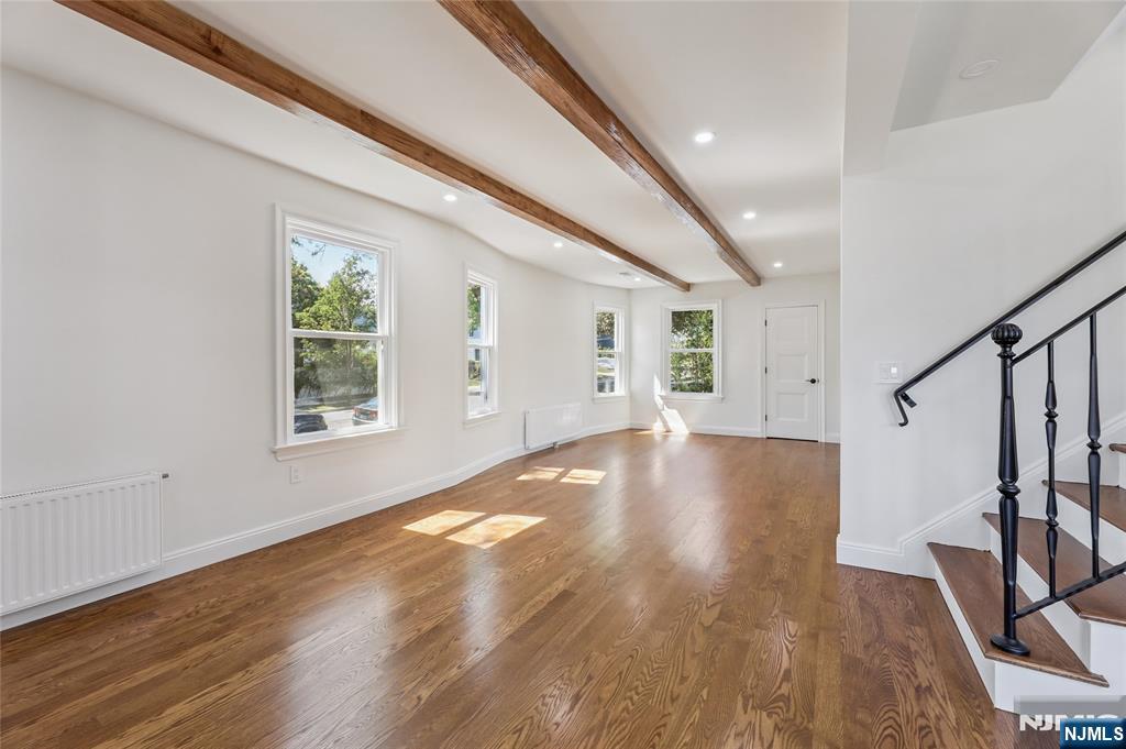 Hasbrouck Heights, New Jersey 07604, United States, 3 Bedrooms Bedrooms, ,5 BathroomsBathrooms,Residential,Pending,205022