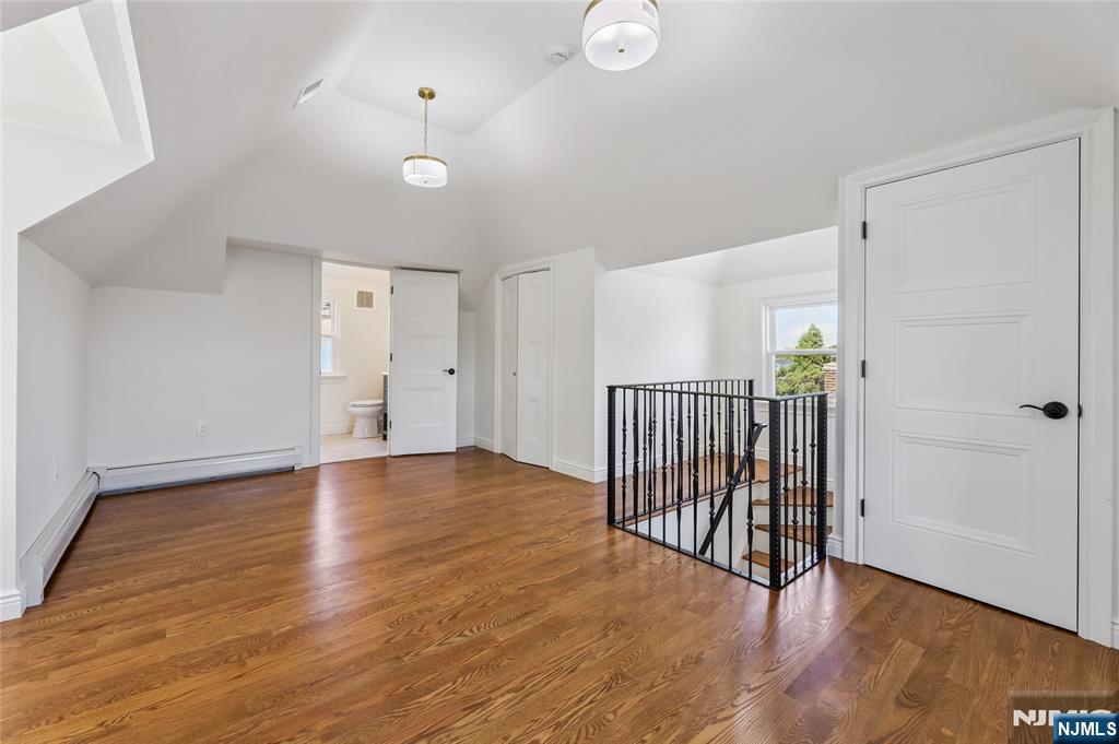 Hasbrouck Heights, New Jersey 07604, United States, 3 Bedrooms Bedrooms, ,5 BathroomsBathrooms,Residential,Pending,205022