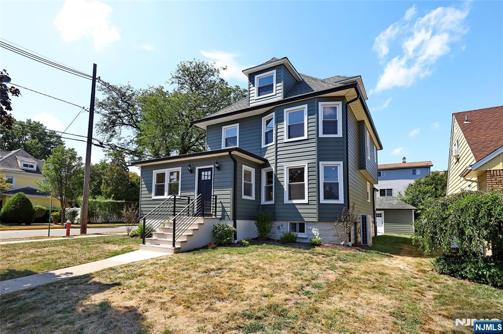 Hasbrouck Heights, New Jersey 07604, United States, 3 Bedrooms Bedrooms, ,5 BathroomsBathrooms,Residential,Pending,205022