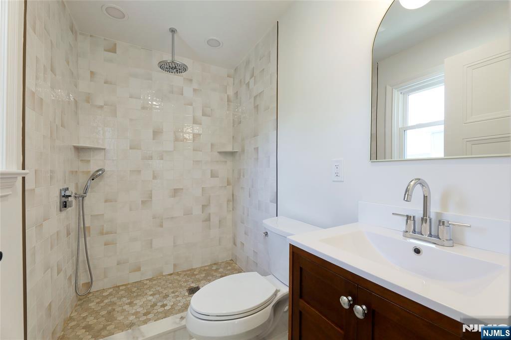 Hasbrouck Heights, New Jersey 07604, United States, 3 Bedrooms Bedrooms, ,5 BathroomsBathrooms,Residential,Pending,205022