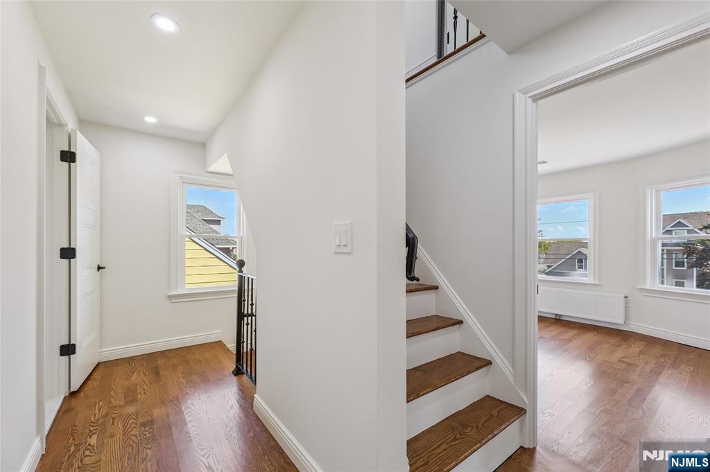 Hasbrouck Heights, New Jersey 07604, United States, 3 Bedrooms Bedrooms, ,5 BathroomsBathrooms,Residential,Pending,205022