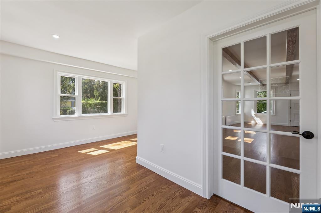 Hasbrouck Heights, New Jersey 07604, United States, 3 Bedrooms Bedrooms, ,5 BathroomsBathrooms,Residential,Pending,205022