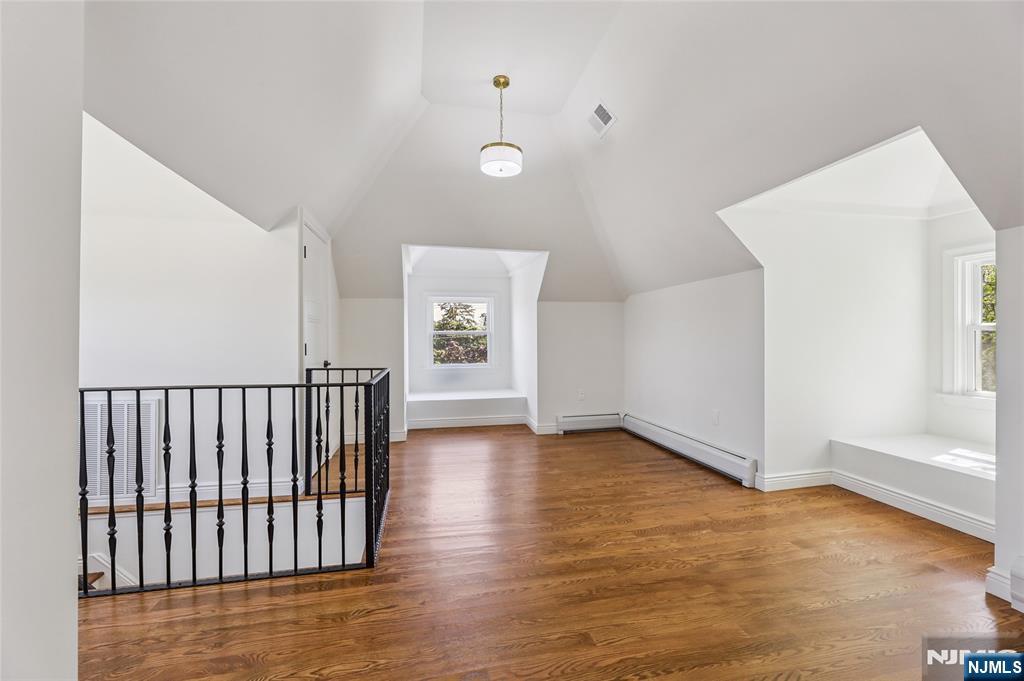 Hasbrouck Heights, New Jersey 07604, United States, 3 Bedrooms Bedrooms, ,5 BathroomsBathrooms,Residential,Pending,205022