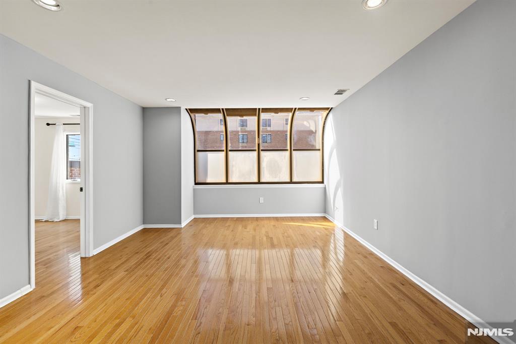 319 Gorge Road 6